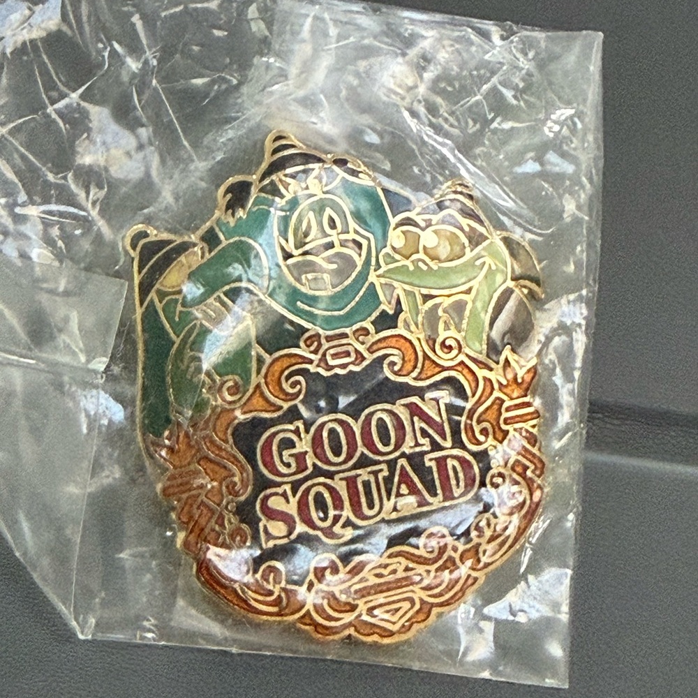 Goon Squad Enamel Pin - 1997 Disneyana Security Pin .. still in packaging